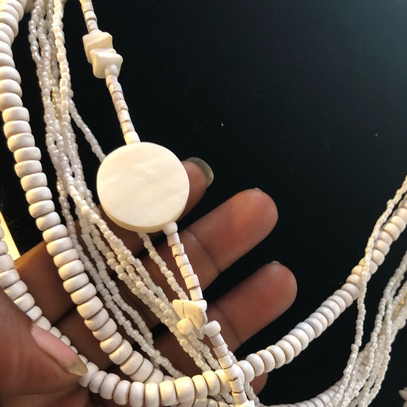 White layered sea bead and beaded necklace - Picture 2 of 2